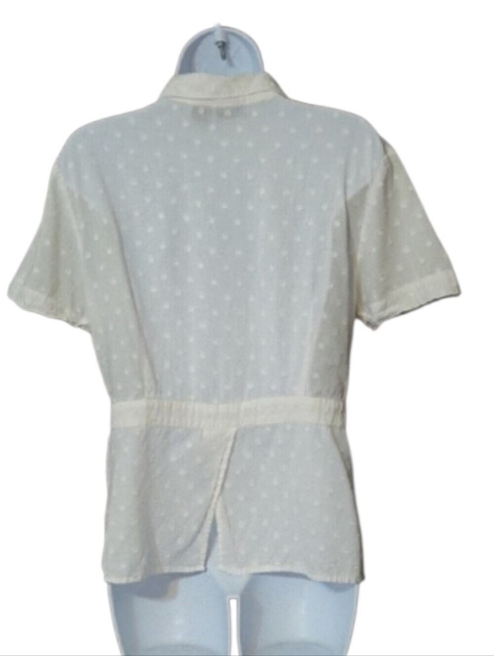 Alexandra Bartlett White Dot-Embossed Short Sleeve Button Up Top - Picture 3 of 7